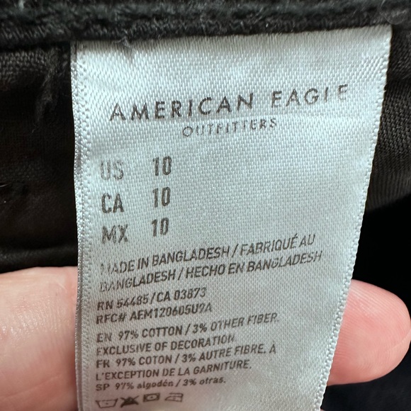 American Eagle Crossover mom jean shorts, size 10 - Picture 3 of 4